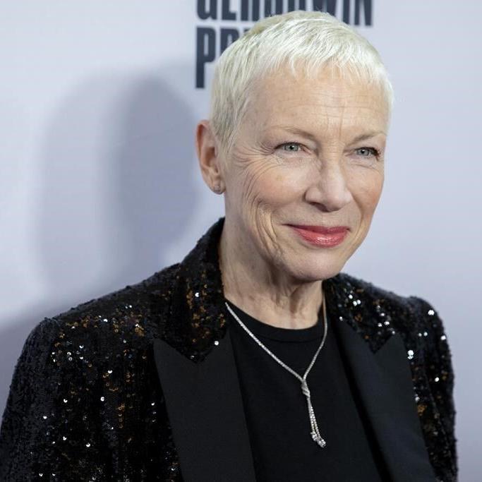 Annie Lennox plans to fundraise and entertain at Rotary event in Italy. She does not plan to retire